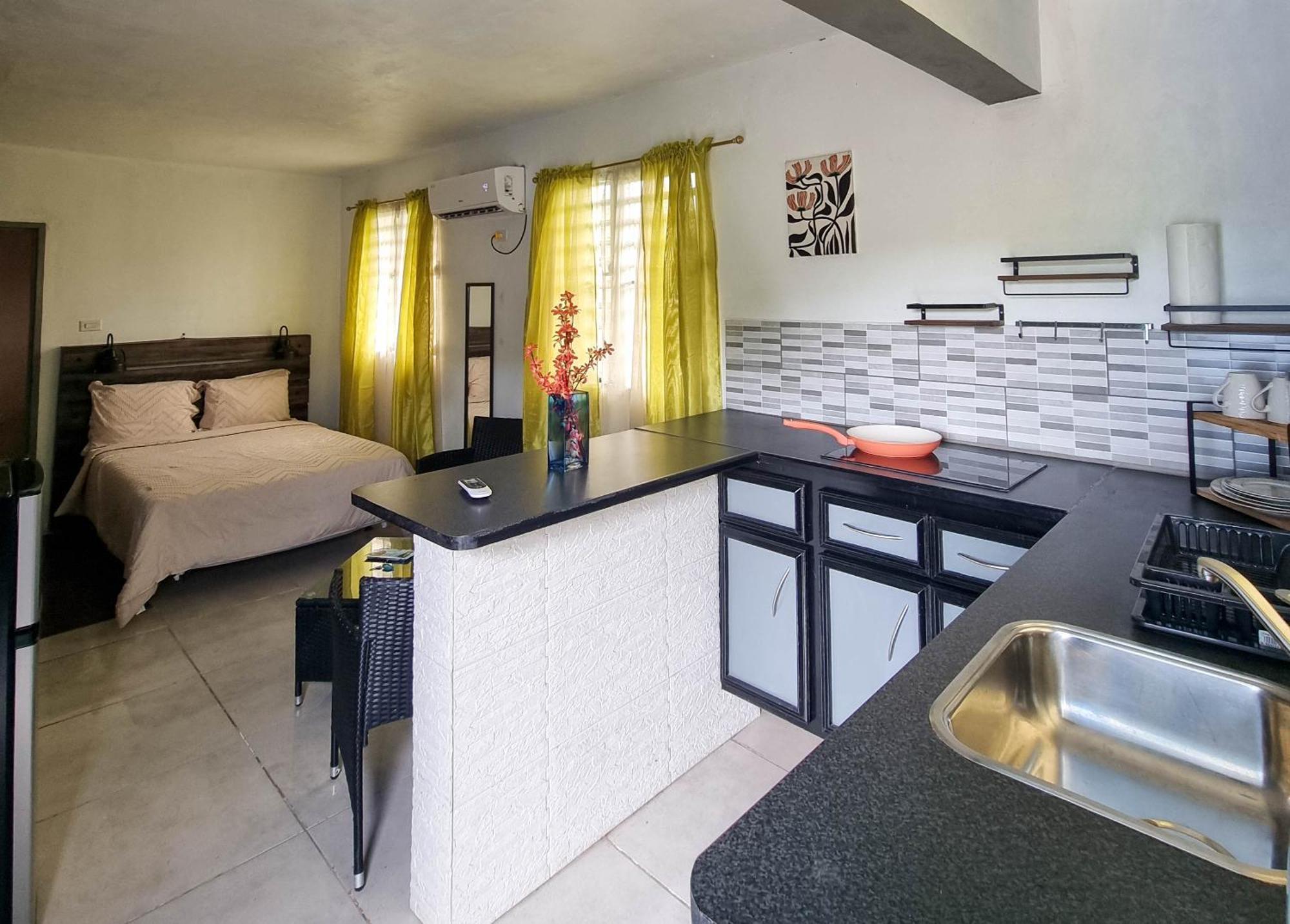 Cattleya Flor Hotel Oranjestad  Exterior photo