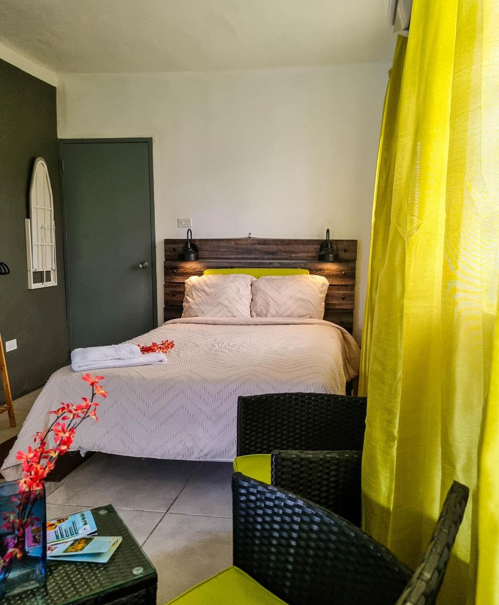 Cattleya Flor Hotel Oranjestad  Exterior photo